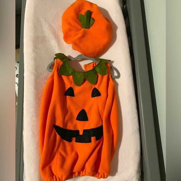 Pottery Barn Kids Costumes Pottery Barn Kids Pumpkin Costume Poshmark